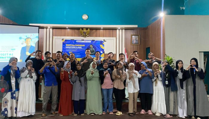Transformasi Potensi Lokal Menjadi Peluang Global, Seminar PPK Ormawa UKDM UPI Tasikmalaya untuk Pemberdayaan Ekonomi Masyarakat Sukaluyu