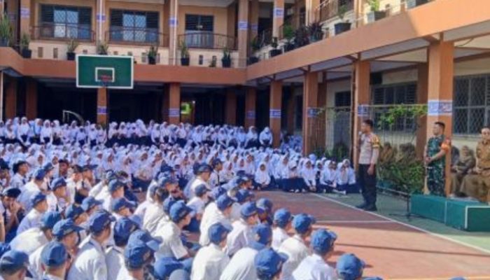 Bhabinkamtibmas dan Babinsa Berikan Edukasi Bahaya Bullying dan Narkoba