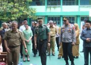 Dandim 0612/Tasikmalaya dan Forkopimda Tinjau Program Makan Sehat Bergizi di SMPN 2 Tasikmalaya