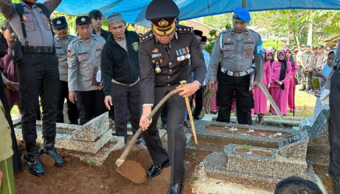 Kapolres Tasikmalaya Kota Pimpin Pemakaman Khidmat Aipda Anumerta Anditia Munartomo