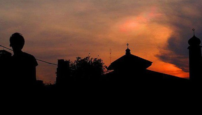 Magrib dan Momen yang Hilang, Antara Berbuka dan Membuka Aib