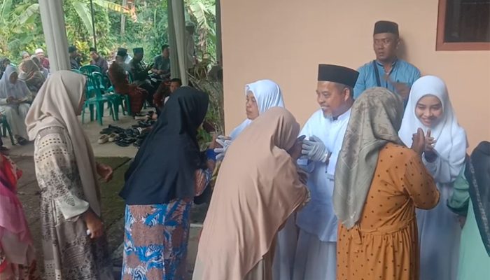 Setelah 12 Tahun Menanti, Pasangan dari Ciampanan Ini Akhirnya Berangkat ke Tanah Suci