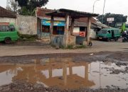Terminal Singaparna Rusak Parah, Sopir Angkutan Umum Ogah Masuk