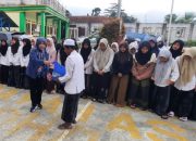 Tebar Kepedulian, BPJS Ketenagakerjaan dan DT Peduli Salurkan Sembako ke Pesantren