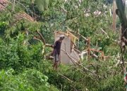 Angin Kencang Rusak Rumah Warga dan Kubah Masjid di Sukaraja