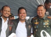 Diguyur Hujan, HDCI dan Kodim 0612 Tasikmalaya Bagikan Ribuan Paket Makanan