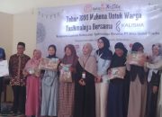 Jelang Akhir Ramadan, Kalisha Bagikan 1.000 Mukena untuk Warga Kabupaten Tasikmalaya