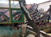 Terus Diguyur Hujan, Sekolah di Tasikmalaya Ambruk, KBM Pindah ke Madrasah