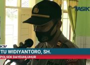 Polsek dan Nakes Dayeuhluhur Lakukan Vaksinasi Door To Door ke Pedesaan